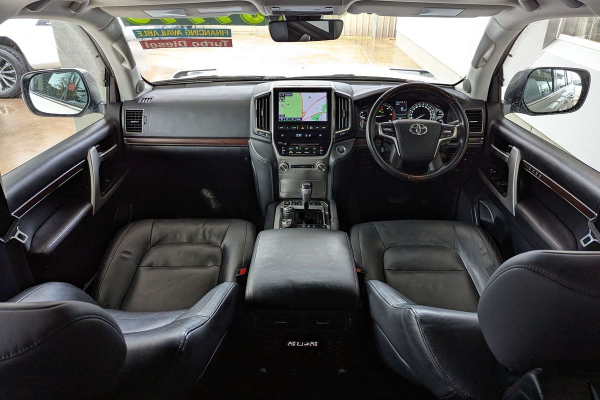 2020 Toyota Landcruiser Sahara VDJ200R