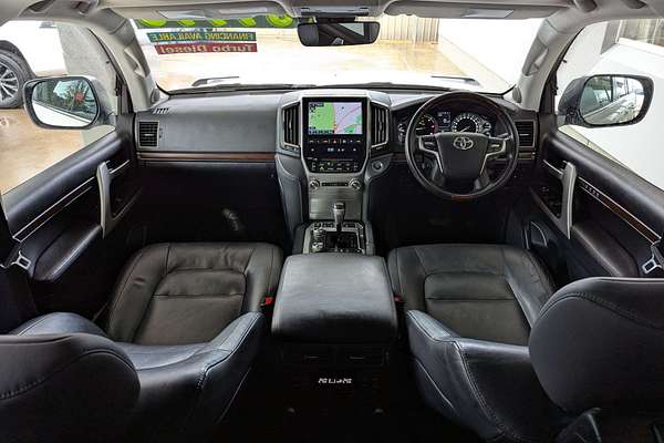 2020 Toyota Landcruiser Sahara VDJ200R