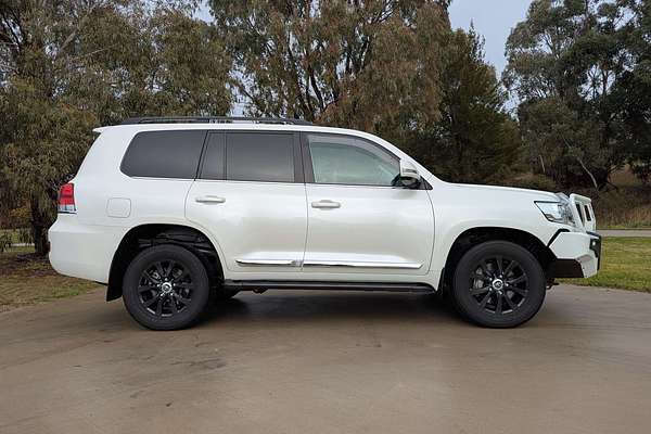 2020 Toyota Landcruiser Sahara VDJ200R