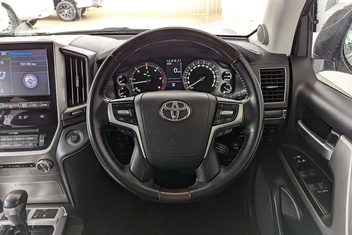 2020 Toyota Landcruiser Sahara VDJ200R