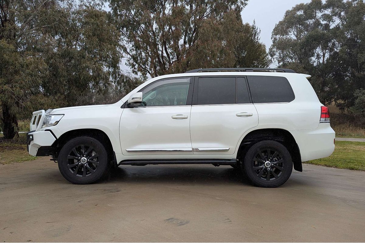 2020 Toyota Landcruiser Sahara VDJ200R