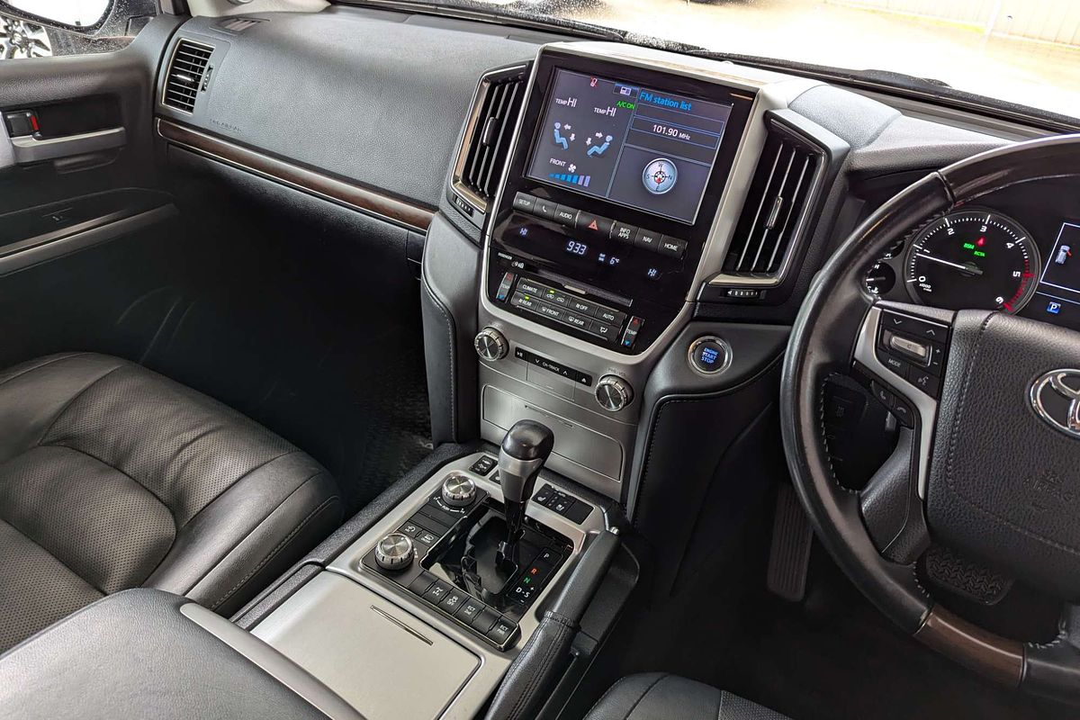 2020 Toyota Landcruiser Sahara VDJ200R