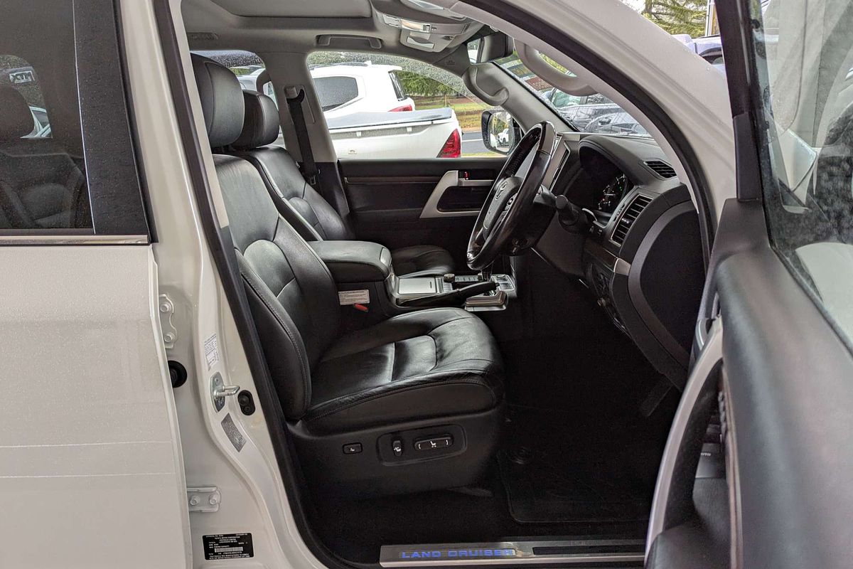 2020 Toyota Landcruiser Sahara VDJ200R