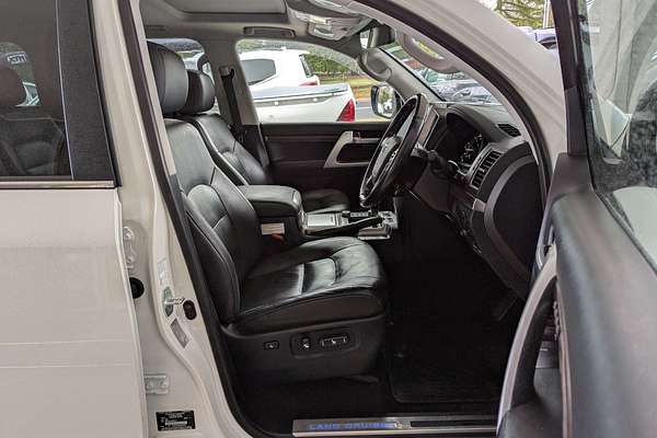 2020 Toyota Landcruiser Sahara VDJ200R
