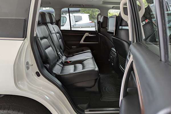 2020 Toyota Landcruiser Sahara VDJ200R