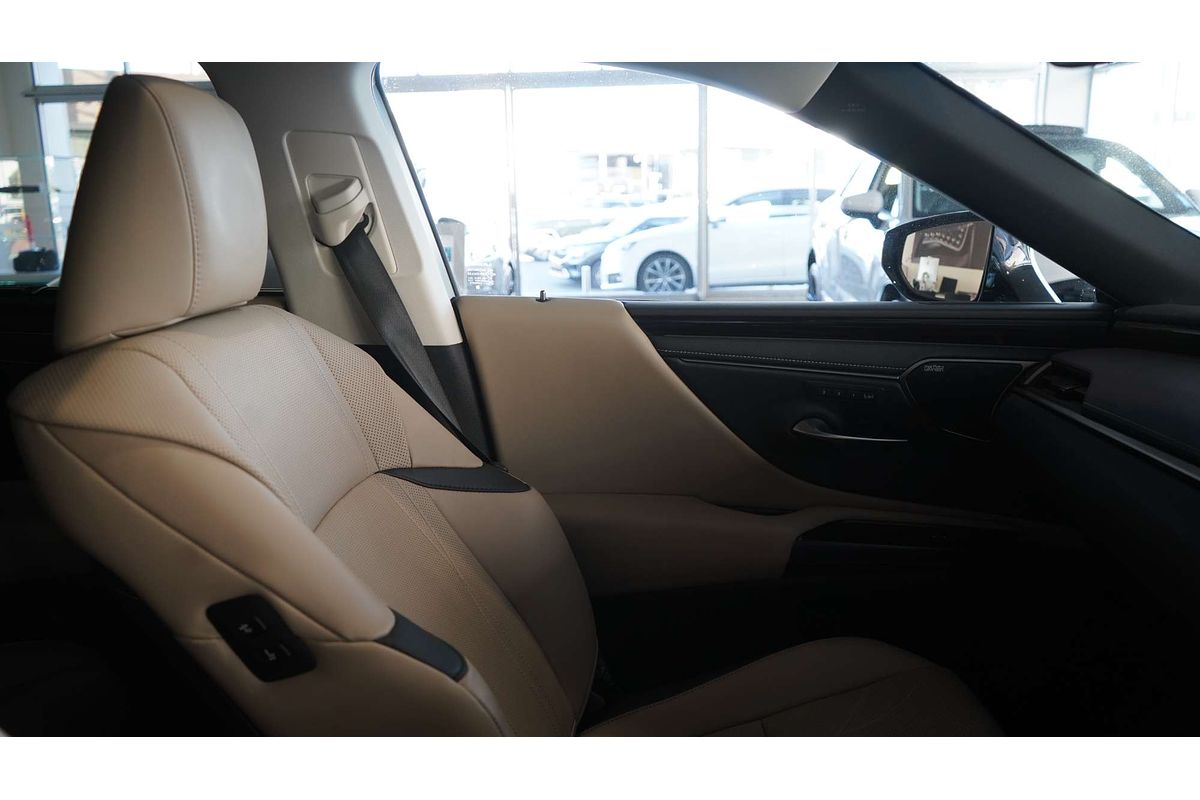 2019 Lexus ES ES300h Sports Luxury AXZH10R