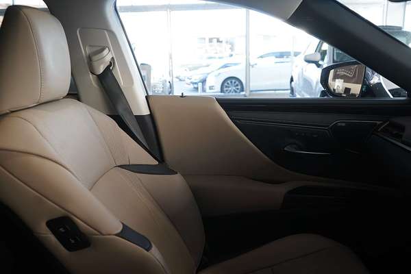 2019 Lexus ES ES300h Sports Luxury AXZH10R