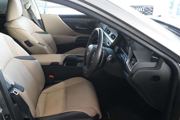 2019 Lexus ES ES300h Sports Luxury AXZH10R