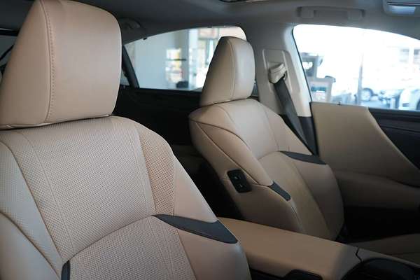 2019 Lexus ES ES300h Sports Luxury AXZH10R