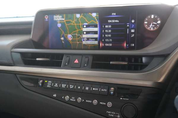 2019 Lexus ES ES300h Sports Luxury AXZH10R