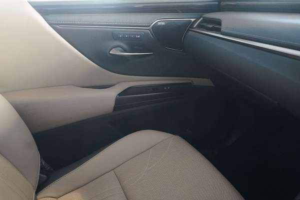 2019 Lexus ES ES300h Sports Luxury AXZH10R