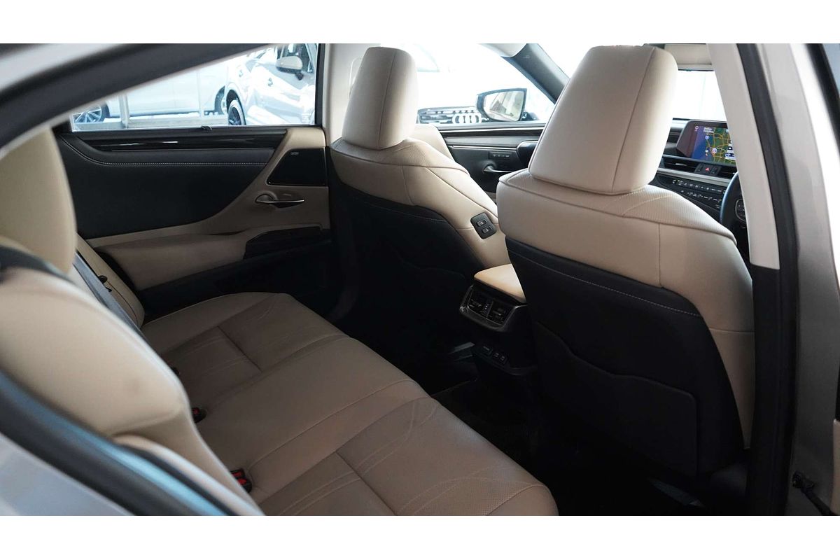 2019 Lexus ES ES300h Sports Luxury AXZH10R
