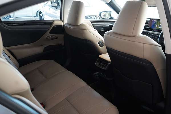 2019 Lexus ES ES300h Sports Luxury AXZH10R