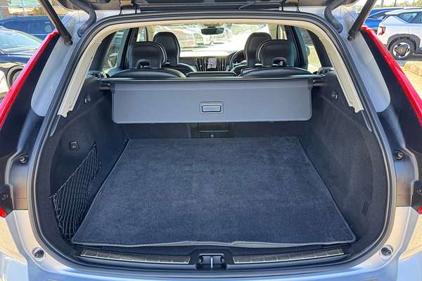 2021 Volvo XC60 B5 Inscription