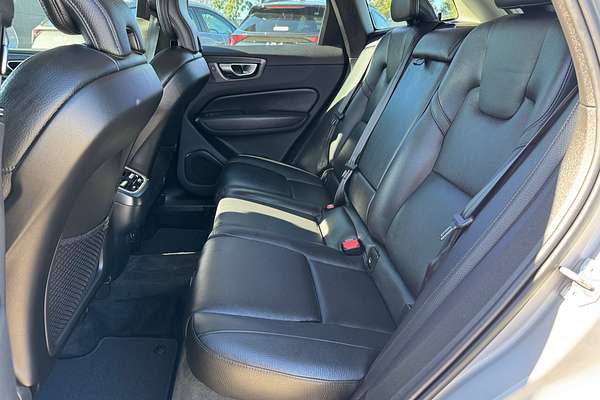 2021 Volvo XC60 B5 Inscription