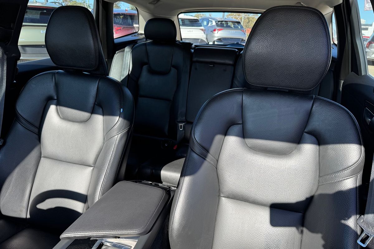 2021 Volvo XC60 B5 Inscription