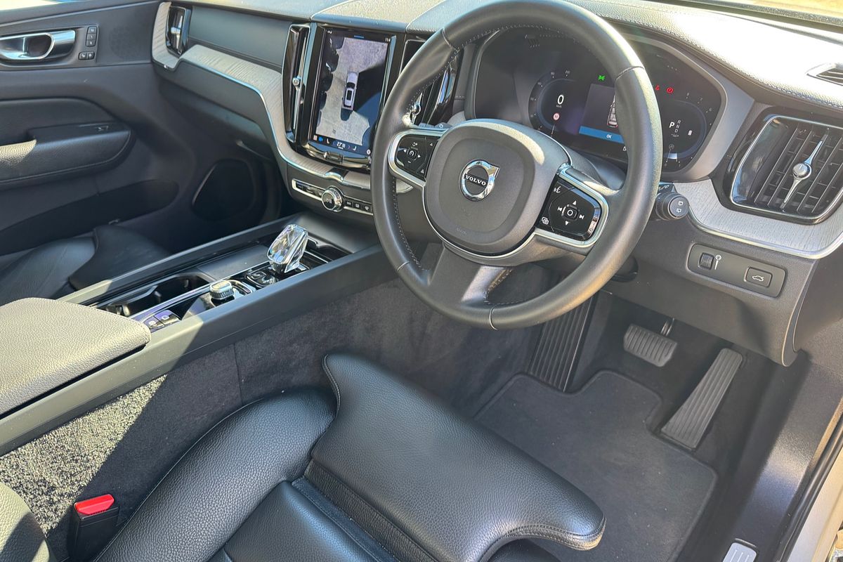 2021 Volvo XC60 B5 Inscription