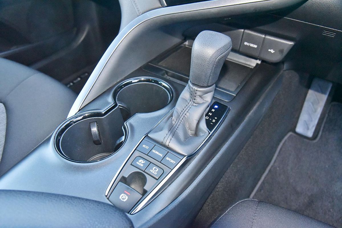 2024 Toyota Camry Ascent AXVH70R