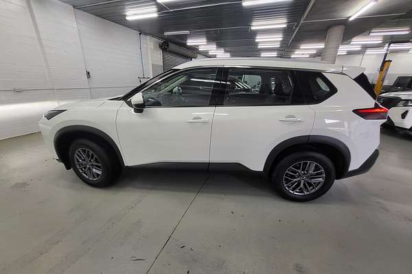 2024 Nissan X-TRAIL ST T33