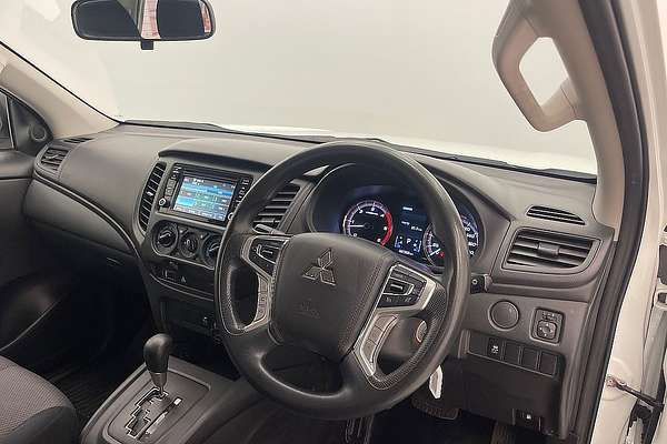 2020 Mitsubishi Triton GLX MR 4X4