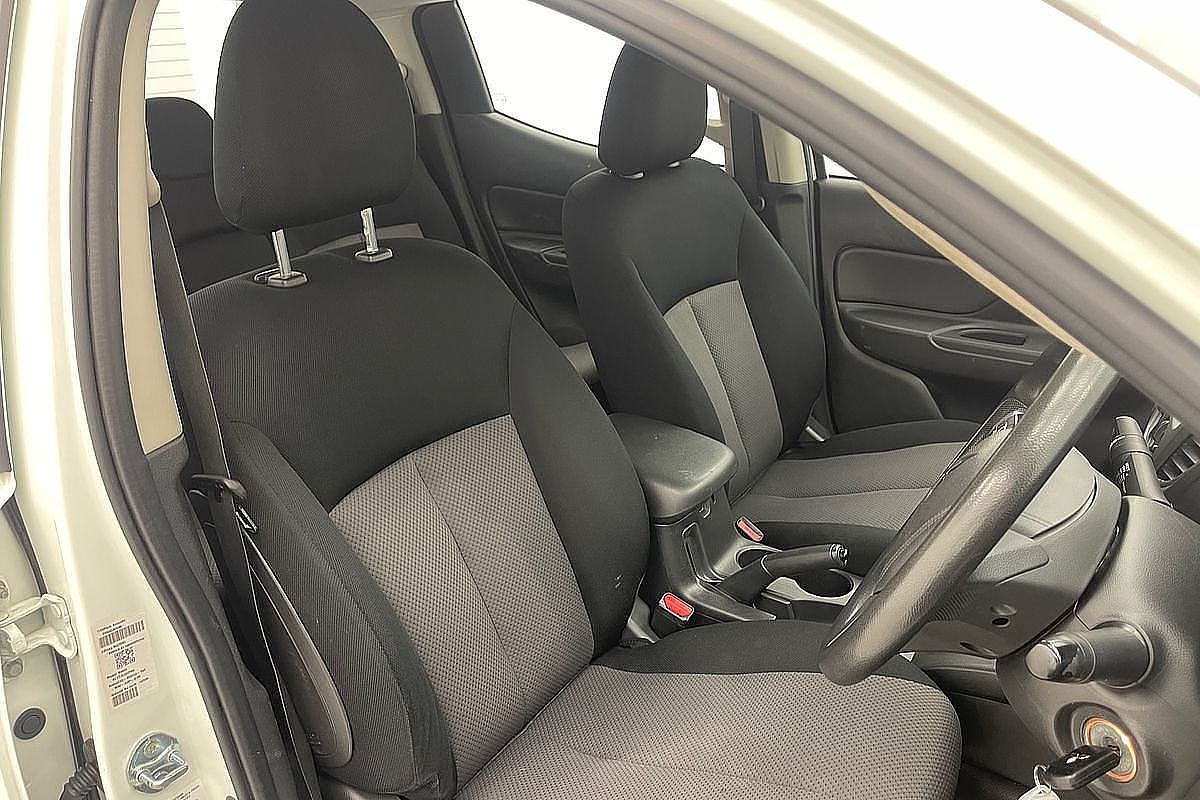 2020 Mitsubishi Triton GLX MR 4X4