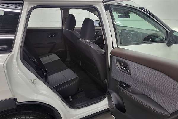 2024 Nissan X-TRAIL ST T33