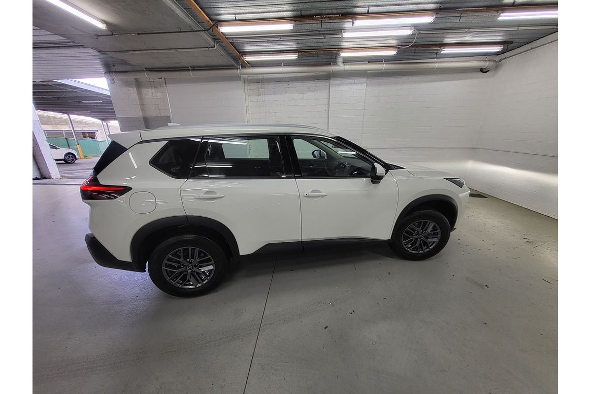 2024 Nissan X-TRAIL ST T33