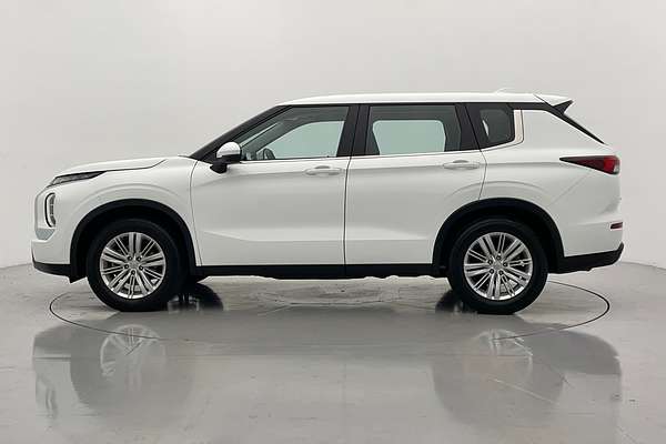 2023 Mitsubishi Outlander ES ZM