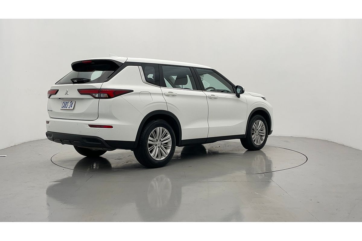 2023 Mitsubishi Outlander ES ZM