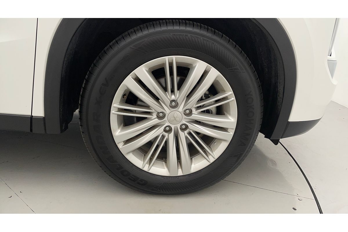 2023 Mitsubishi Outlander ES ZM