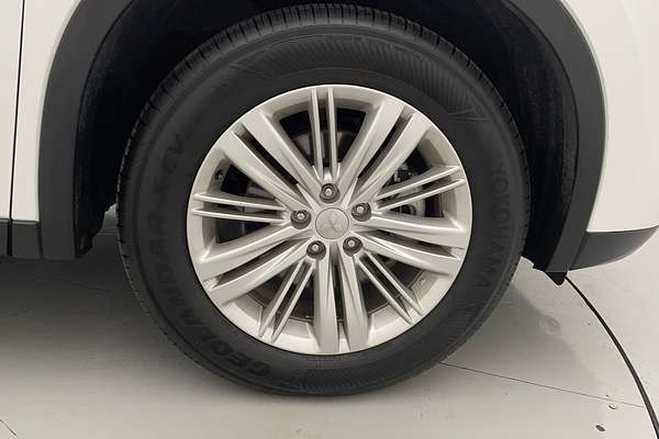 2023 Mitsubishi Outlander ES ZM