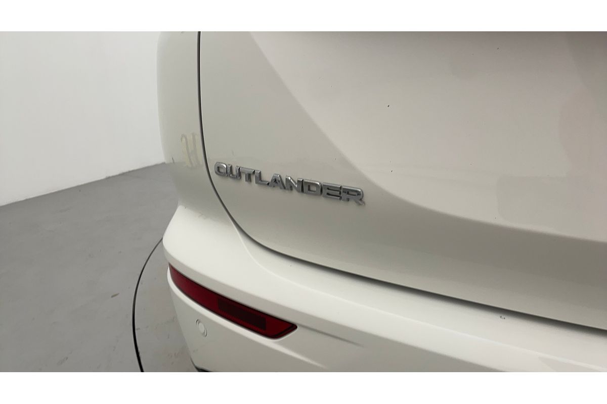 2023 Mitsubishi Outlander ES ZM
