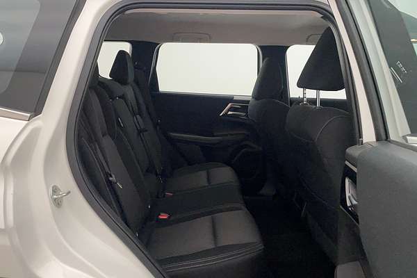 2023 Mitsubishi Outlander ES ZM