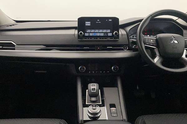 2023 Mitsubishi Outlander ES ZM