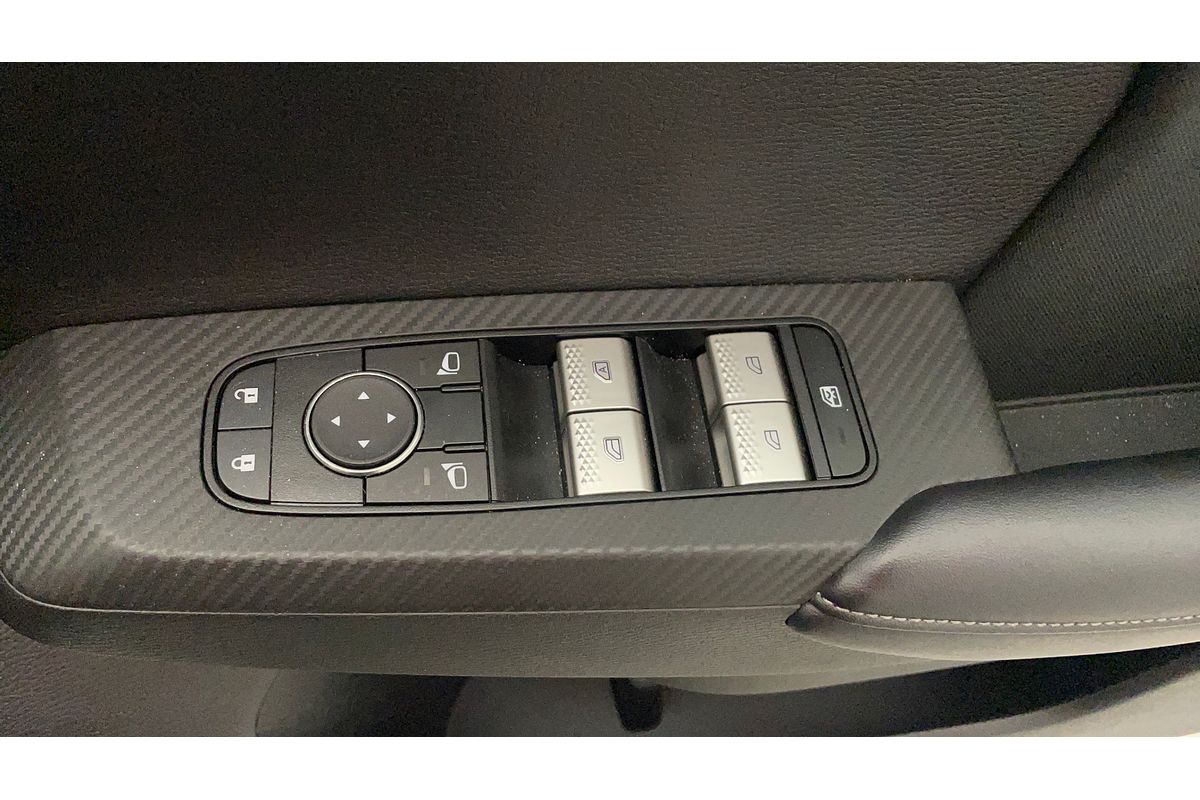 2023 Mitsubishi Outlander ES ZM