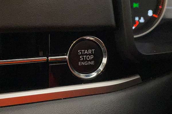 2023 Mitsubishi Outlander ES ZM