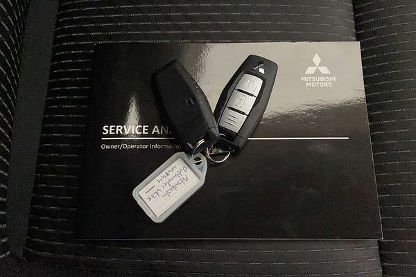 2023 Mitsubishi Outlander ES ZM