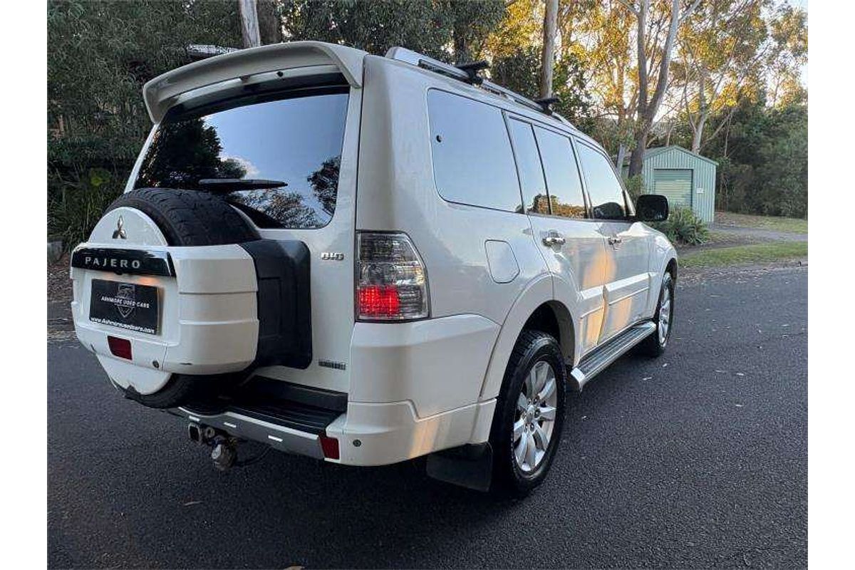 2010 Mitsubishi Pajero Exceed NT