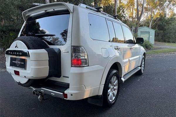 2010 Mitsubishi Pajero Exceed NT
