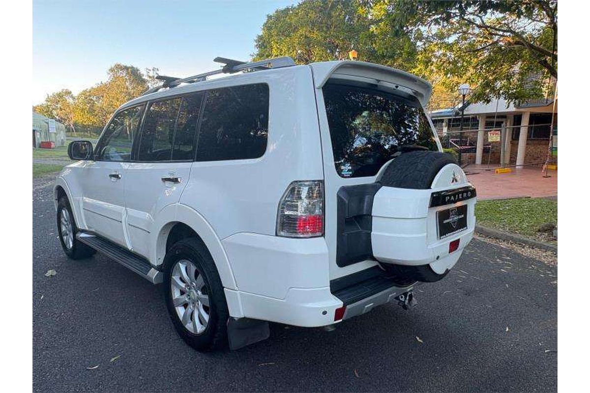 2010 Mitsubishi Pajero Exceed NT