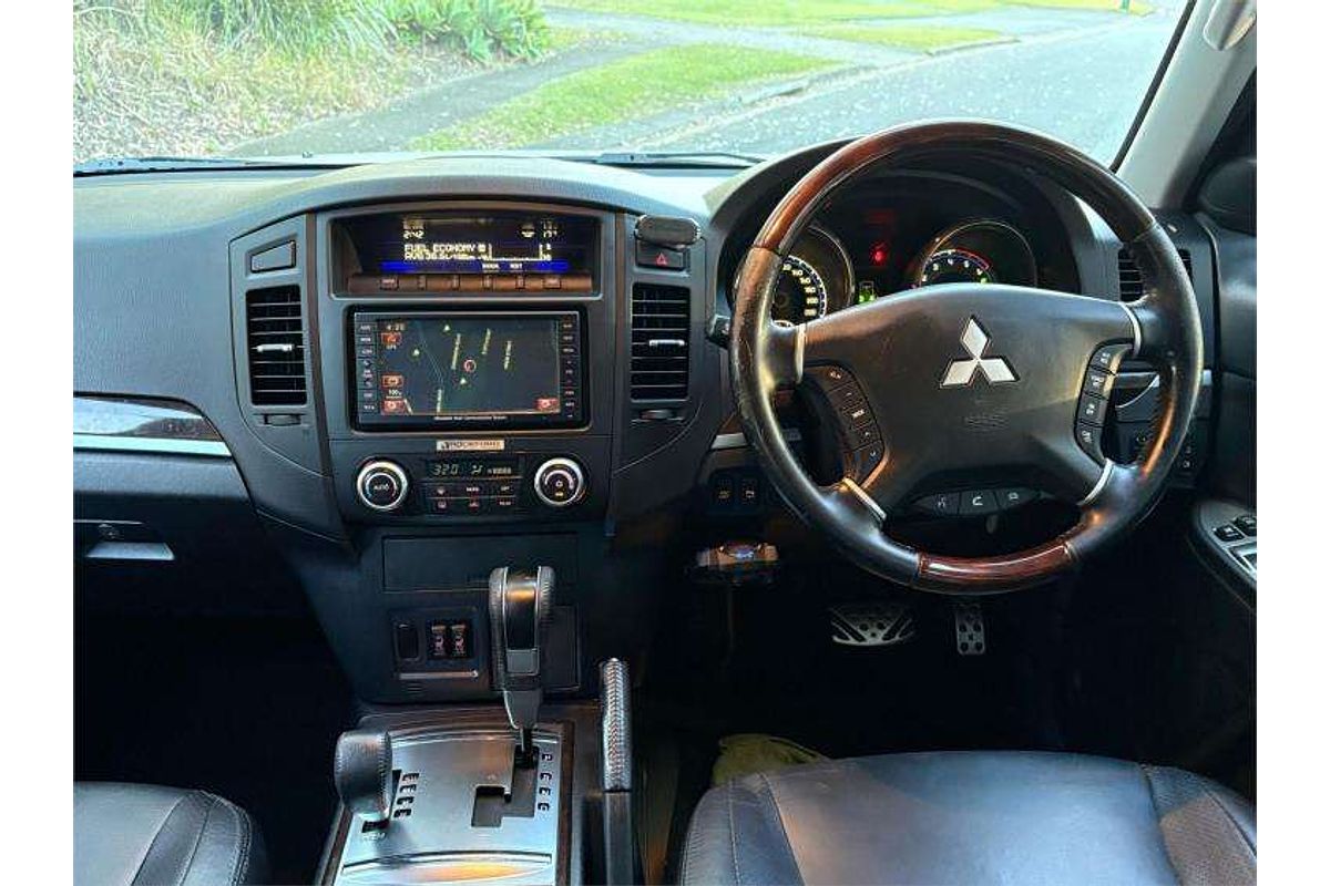 2010 Mitsubishi Pajero Exceed NT