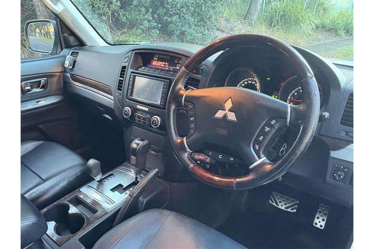 2010 Mitsubishi Pajero Exceed NT