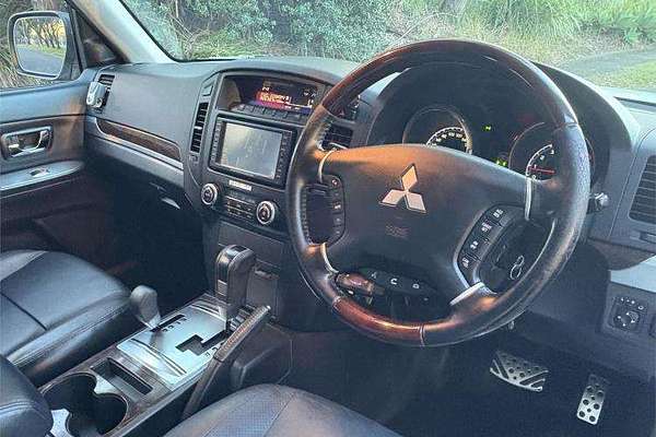 2010 Mitsubishi Pajero Exceed NT