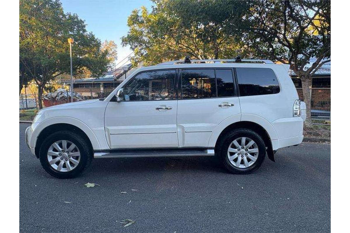 2010 Mitsubishi Pajero Exceed NT