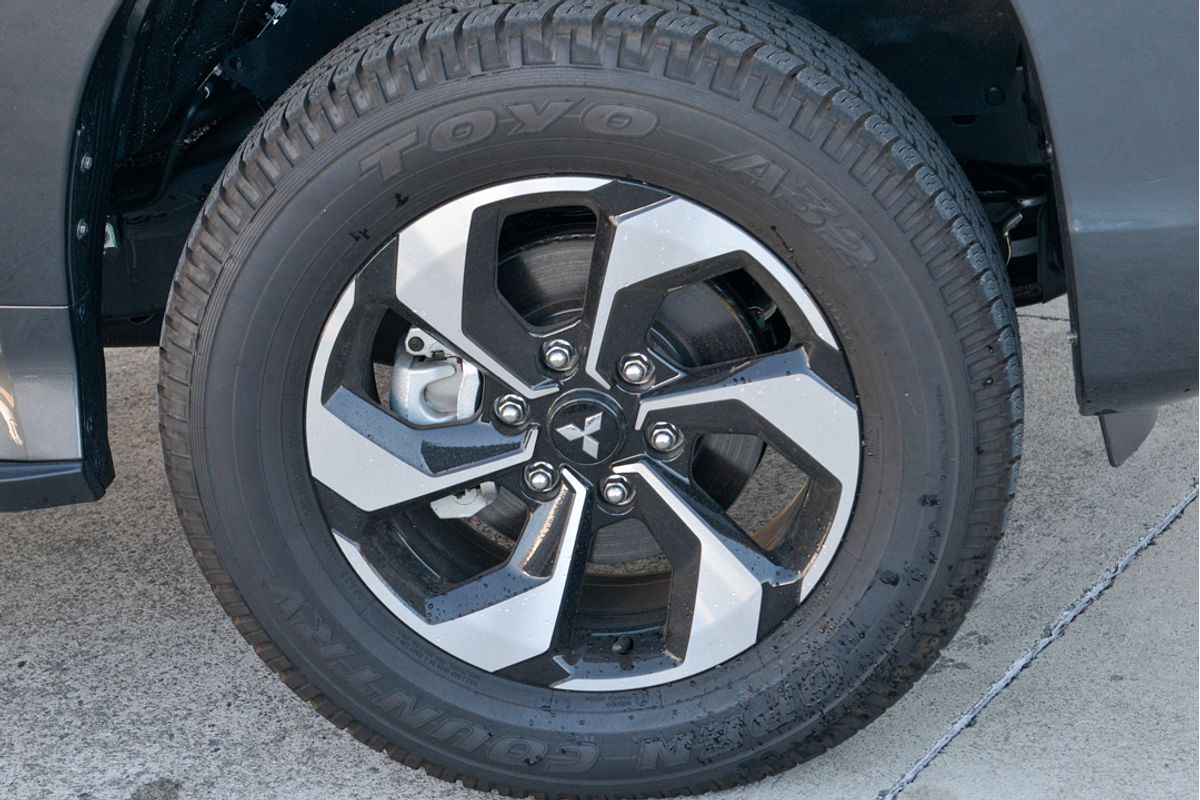2024 Mitsubishi Pajero Sport GLS QG