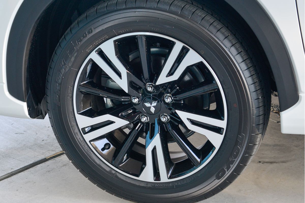 2024 Mitsubishi Eclipse Cross Exceed YB