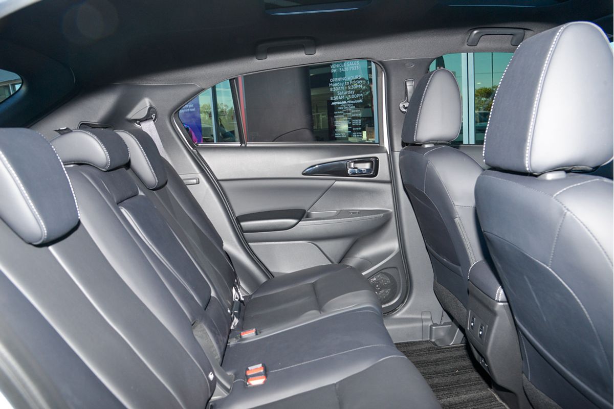 2024 Mitsubishi Eclipse Cross Exceed YB