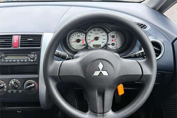 2007 Mitsubishi Colt LS RG
