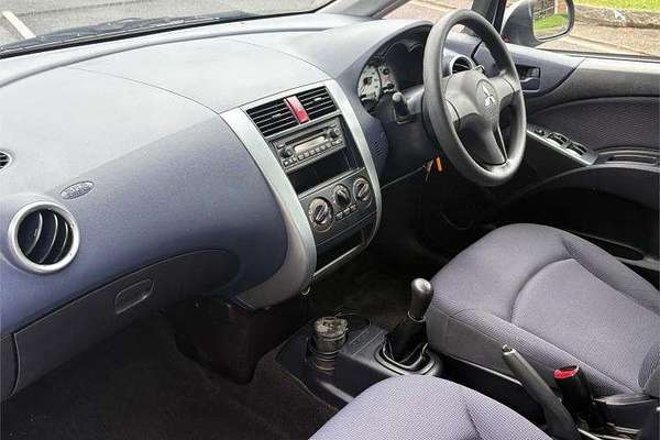 2007 Mitsubishi Colt LS RG