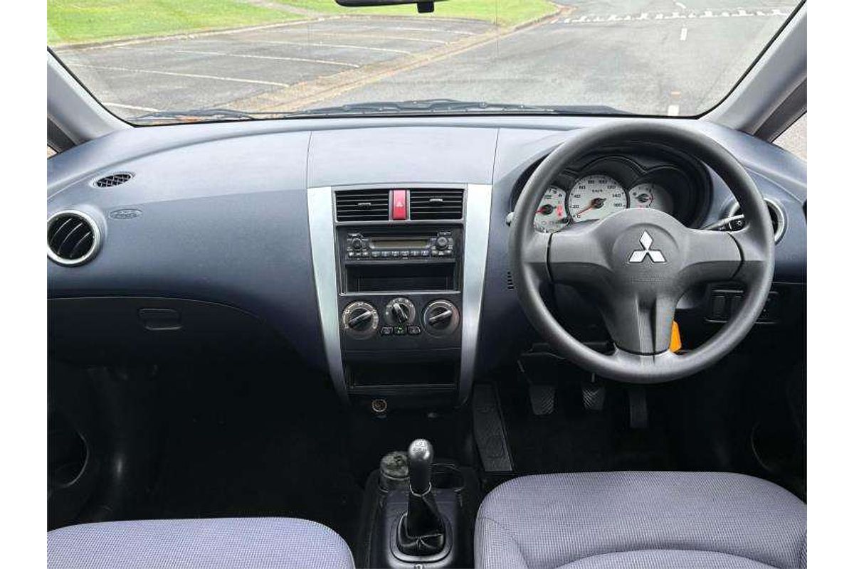 2007 Mitsubishi Colt LS RG